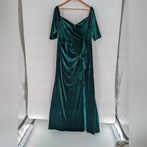 JJs House Green Flutter Sleeve Sweetheart Maxi Gown‎